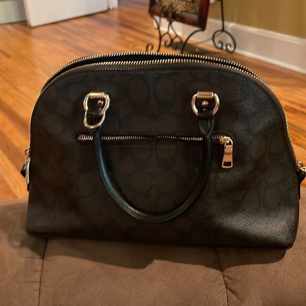 Nico coach bag only carry it a couple time